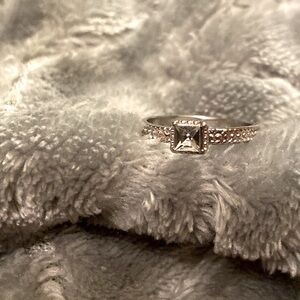 Silver ring with Rhinestone